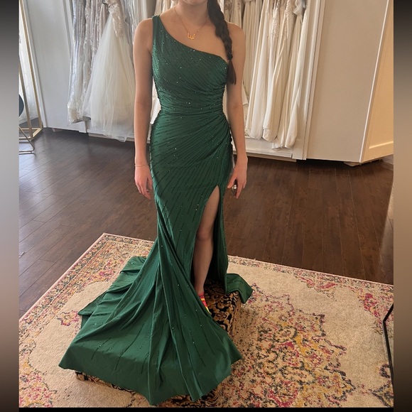 Sherri Hill 54852 in emerald - Picture 2 of 5